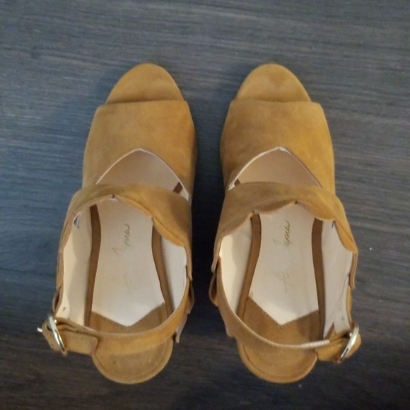 Vero Cuoio Suede Wedges NWT Size 36 - Picture 3 of 4